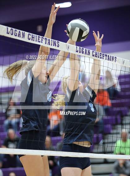 Thumbnail 2 in Meadowbrook vs. Adena (OHSAA D3 Regional Final) photogallery.