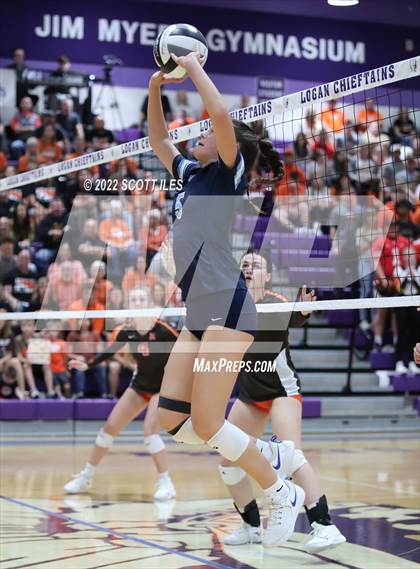 Thumbnail 3 in Meadowbrook vs. Adena (OHSAA D3 Regional Final) photogallery.