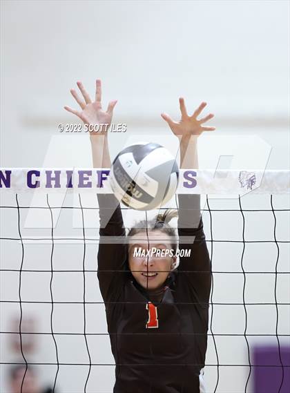 Thumbnail 2 in Meadowbrook vs. Adena (OHSAA D3 Regional Final) photogallery.