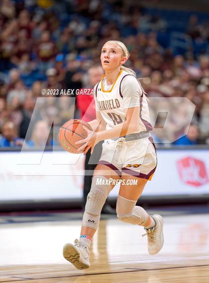 Thumbnail 3 in Fairfield vs Winnsboro(UIL 3A Basketball State Semifinal) photogallery.