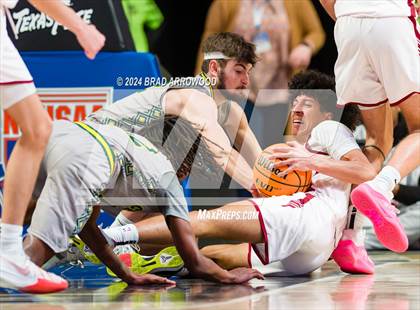 Thumbnail 2 in Central Cabarrus vs Hickory (NCHSAA 3A Regional Final) photogallery.