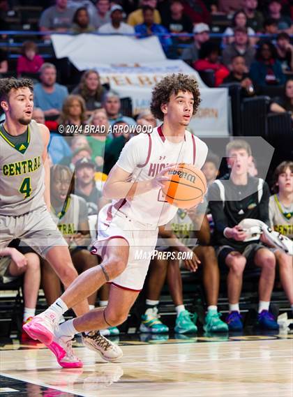 Thumbnail 2 in Central Cabarrus vs Hickory (NCHSAA 3A Regional Final) photogallery.