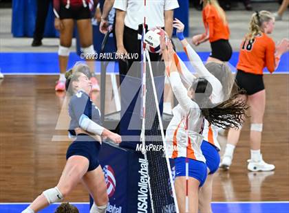 Thumbnail 3 in Valor Christian vs. Legend (CHSAA 5A Semi-Final) photogallery.