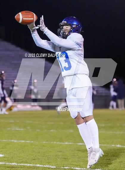 Thumbnail 3 in Longmont vs Dakota Ridge (CHSAA 4A 1st round) photogallery.