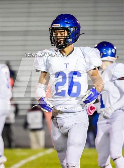 Thumbnail 2 in Longmont vs Dakota Ridge (CHSAA 4A 1st round) photogallery.