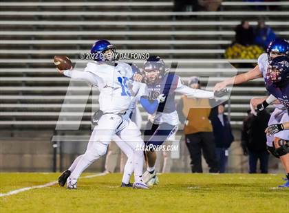 Thumbnail 2 in Longmont vs Dakota Ridge (CHSAA 4A 1st round) photogallery.