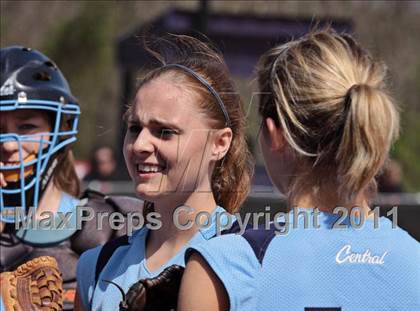 Thumbnail 2 in McMinn Central vs. Weaver photogallery.