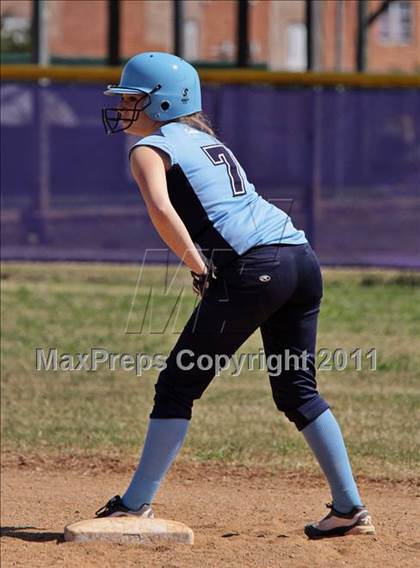 Thumbnail 2 in McMinn Central vs. Weaver photogallery.