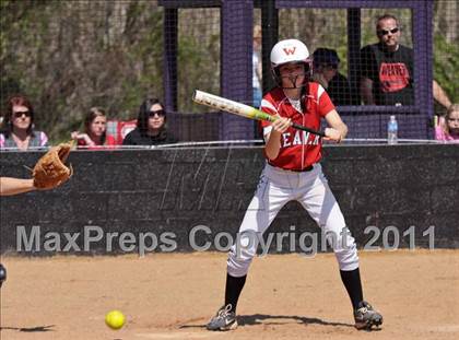 Thumbnail 1 in McMinn Central vs. Weaver photogallery.