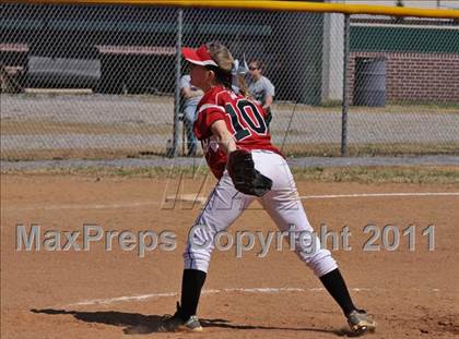 Thumbnail 2 in McMinn Central vs. Weaver photogallery.
