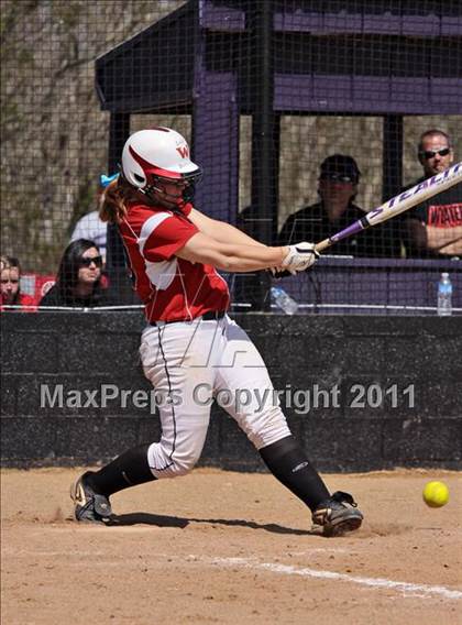 Thumbnail 2 in McMinn Central vs. Weaver photogallery.