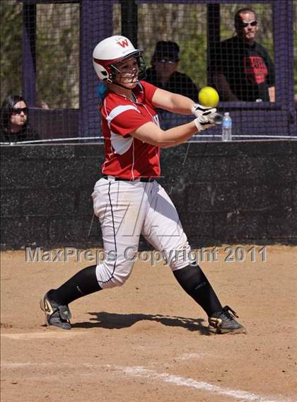 Thumbnail 3 in McMinn Central vs. Weaver photogallery.