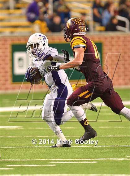 Thumbnail 3 in Mart vs. Bells (UIL 2A Area Playoff) photogallery.