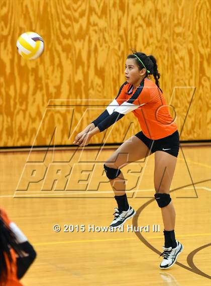 Thumbnail 3 in Haltom vs Nimitz (EMS-ISD Tournament) photogallery.