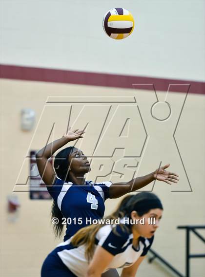 Thumbnail 2 in Haltom vs Nimitz (EMS-ISD Tournament) photogallery.