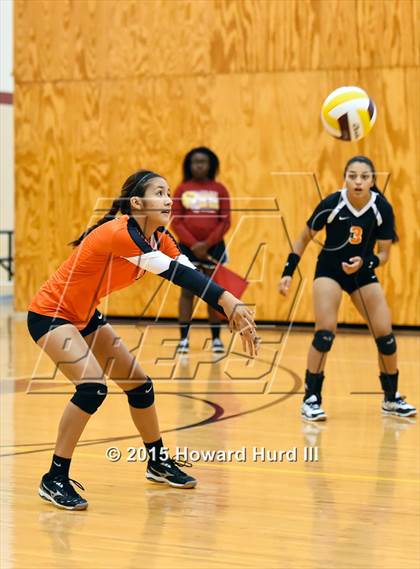 Thumbnail 1 in Haltom vs Nimitz (EMS-ISD Tournament) photogallery.