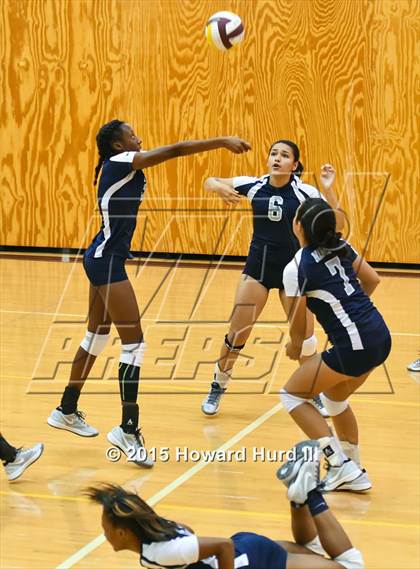 Thumbnail 2 in Haltom vs Nimitz (EMS-ISD Tournament) photogallery.