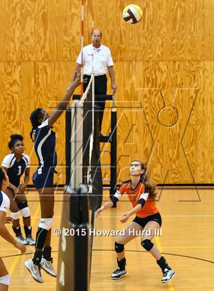 Thumbnail 1 in Haltom vs Nimitz (EMS-ISD Tournament) photogallery.