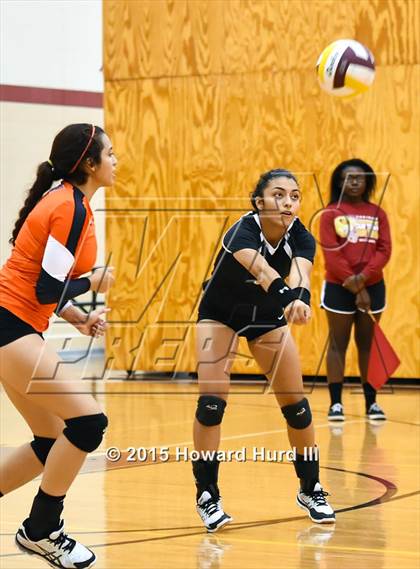 Thumbnail 3 in Haltom vs Nimitz (EMS-ISD Tournament) photogallery.