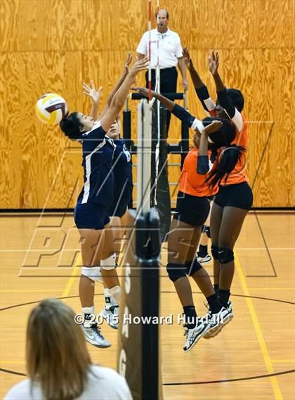Thumbnail 3 in Haltom vs Nimitz (EMS-ISD Tournament) photogallery.