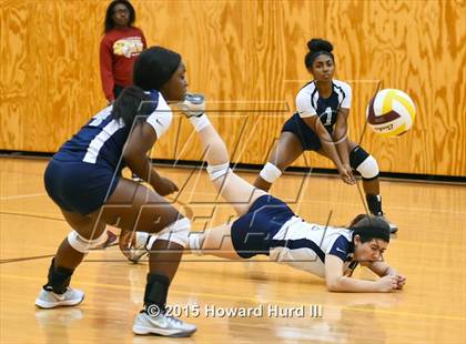 Thumbnail 2 in Haltom vs Nimitz (EMS-ISD Tournament) photogallery.