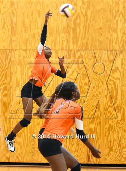 Thumbnail 2 in Haltom vs Nimitz (EMS-ISD Tournament) photogallery.