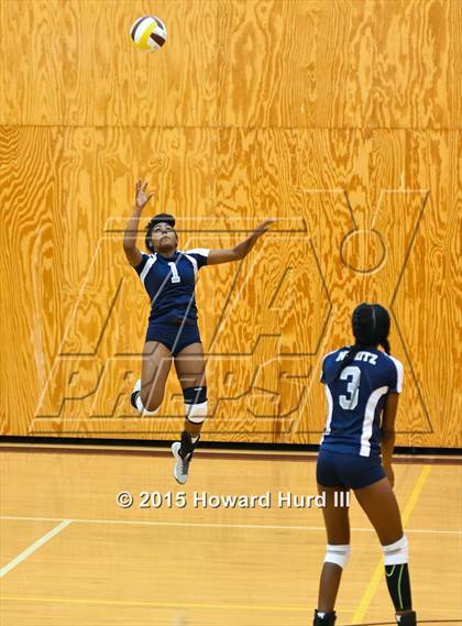 Thumbnail 2 in Haltom vs Nimitz (EMS-ISD Tournament) photogallery.