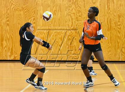 Thumbnail 3 in Haltom vs Nimitz (EMS-ISD Tournament) photogallery.