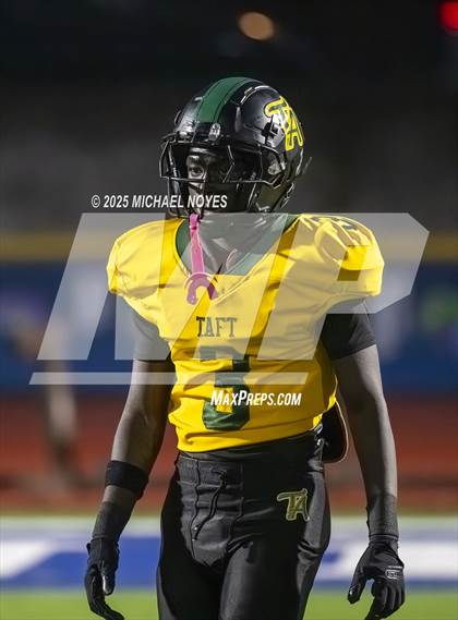 Thumbnail 1 in Taft vs. Clinton-Massie (OHSAA Division 4 Regional) photogallery.