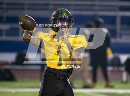 Thumbnail 3 in Taft vs. Clinton-Massie (OHSAA Division 4 Regional) photogallery.