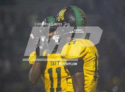 Thumbnail 2 in Taft vs. Clinton-Massie (OHSAA Division 4 Regional) photogallery.