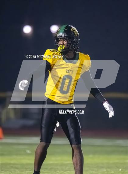 Thumbnail 1 in Taft vs. Clinton-Massie (OHSAA Division 4 Regional) photogallery.