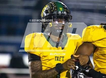 Thumbnail 1 in Taft vs. Clinton-Massie (OHSAA Division 4 Regional) photogallery.