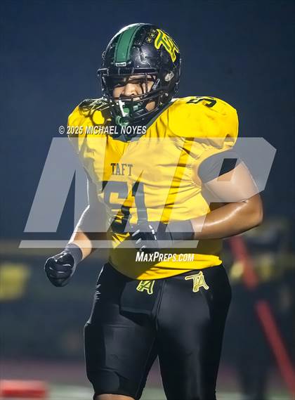 Thumbnail 2 in Taft vs. Clinton-Massie (OHSAA Division 4 Regional) photogallery.