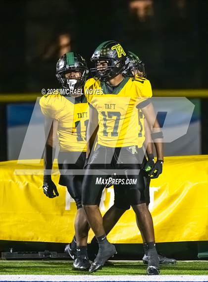 Thumbnail 2 in Taft vs. Clinton-Massie (OHSAA Division 4 Regional) photogallery.