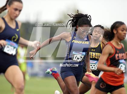 Thumbnail 2 in FHSAA 2A Finals (200 Meters) photogallery.