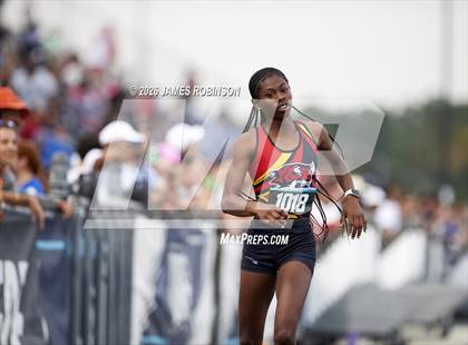 Thumbnail 1 in FHSAA 2A Finals (200 Meters) photogallery.