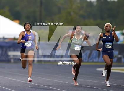 Thumbnail 1 in FHSAA 2A Finals (200 Meters) photogallery.