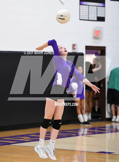 Thumbnail 2 in Northwest Christian vs. Camp Verde (JV) photogallery.