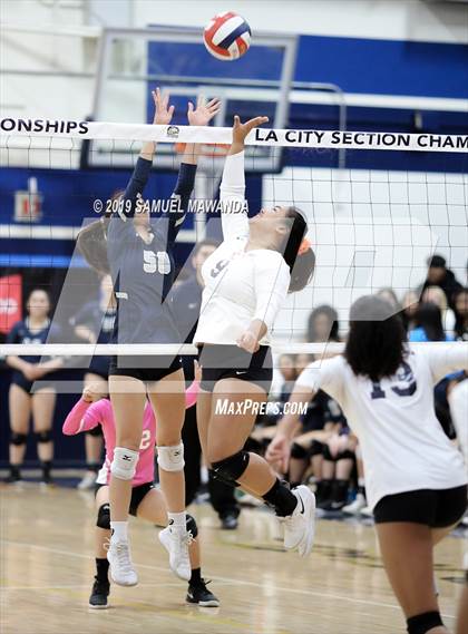 Thumbnail 3 in Chatsworth vs Venice (CIF LACS D1 Final) photogallery.