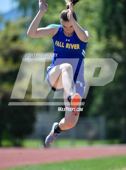Thumbnail 3 in CIF Shasta-Cascade League Finals photogallery.