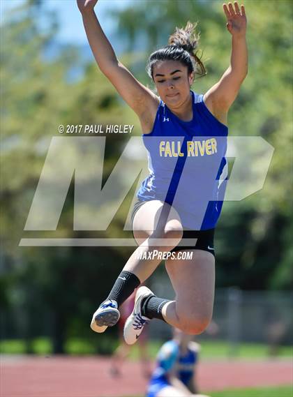 Thumbnail 1 in CIF Shasta-Cascade League Finals photogallery.