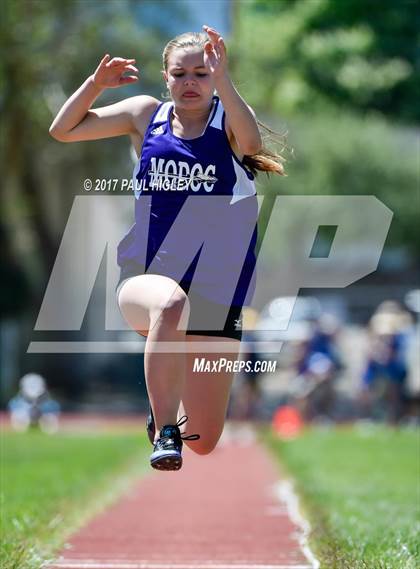 Thumbnail 2 in CIF Shasta-Cascade League Finals photogallery.