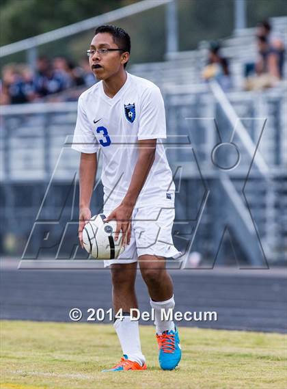 Thumbnail 1 in Armwood vs. Jesuit photogallery.