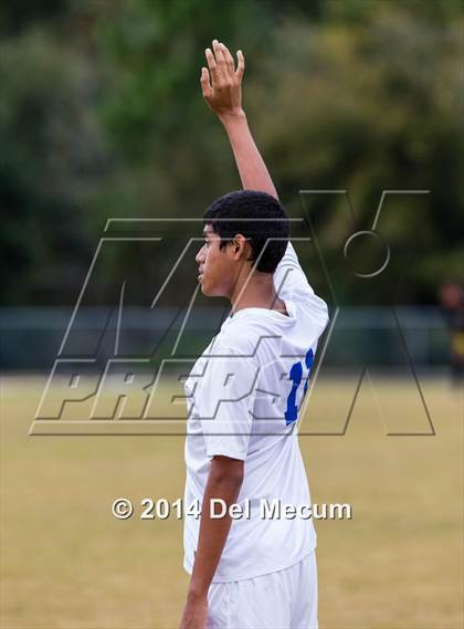 Thumbnail 2 in Armwood vs. Jesuit photogallery.