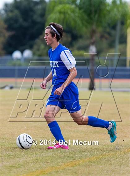 Thumbnail 1 in Armwood vs. Jesuit photogallery.