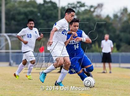 Thumbnail 2 in Armwood vs. Jesuit photogallery.