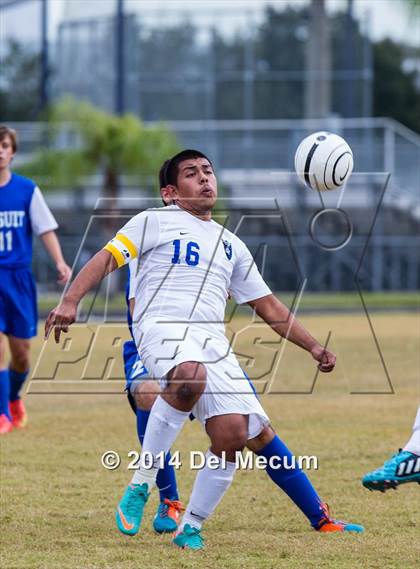 Thumbnail 2 in Armwood vs. Jesuit photogallery.