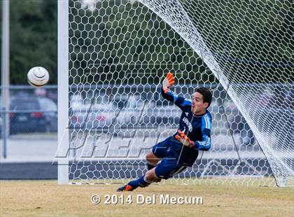 Thumbnail 1 in Armwood vs. Jesuit photogallery.