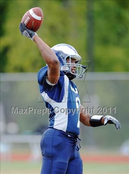 Thumbnail 3 in Conard @ Hartford Public photogallery.